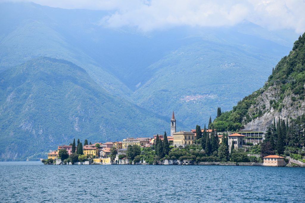 Comer See in der Stadt Como, Italien